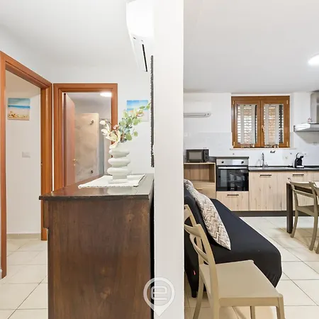 Costa Nord Ovest Apartment *